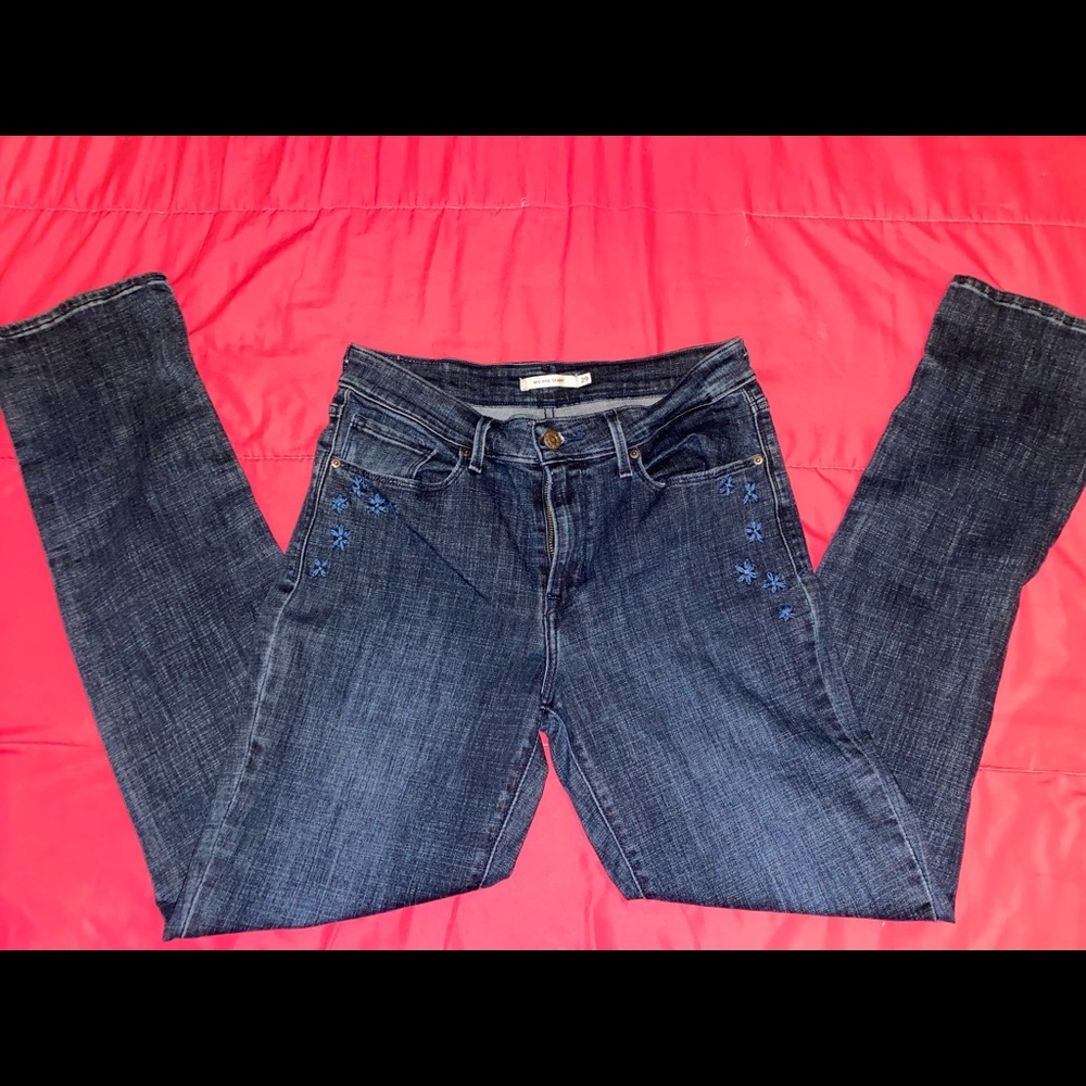 Levi dark washed skinny jeans